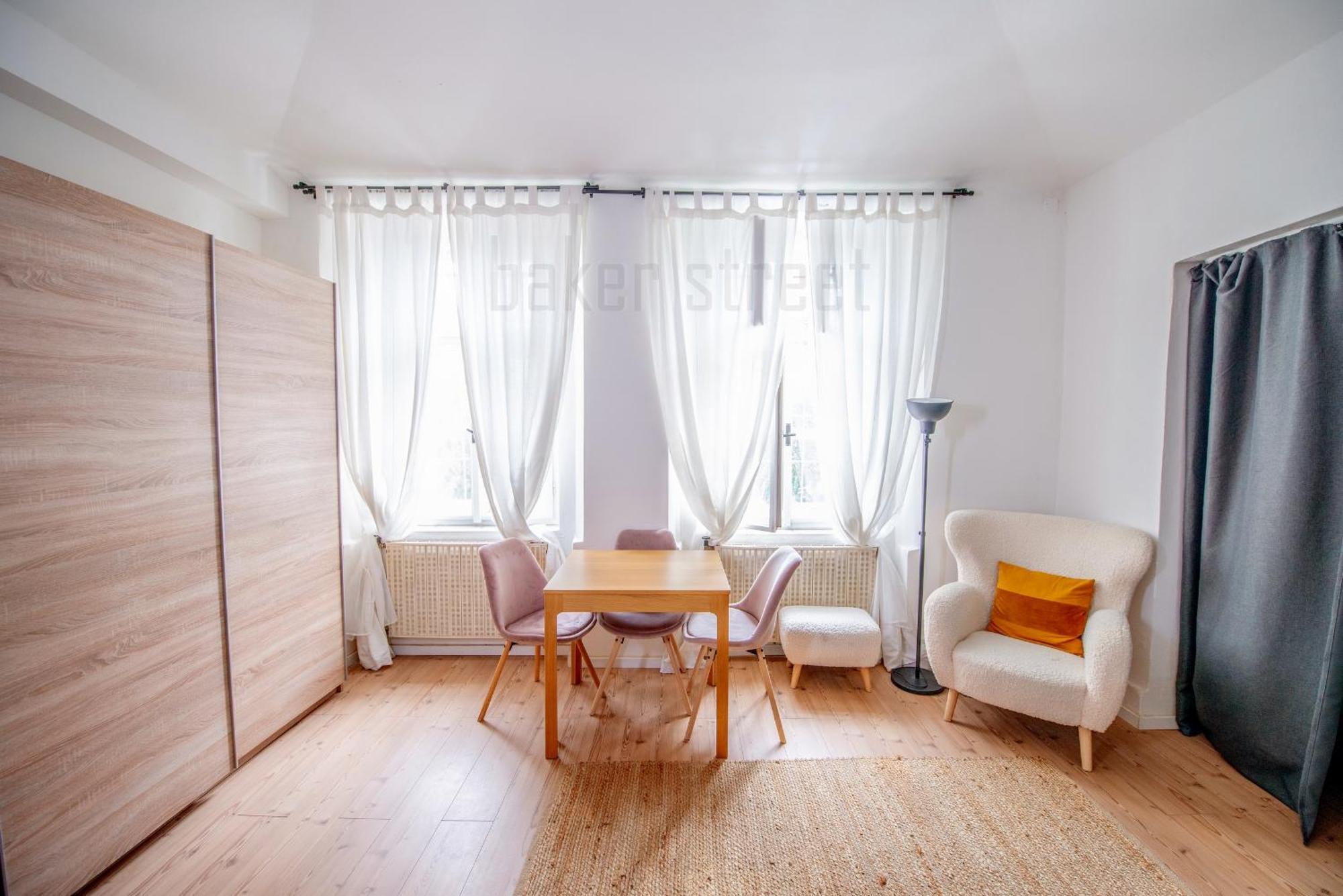 Apartament Cozy Close To Palmovka Praga